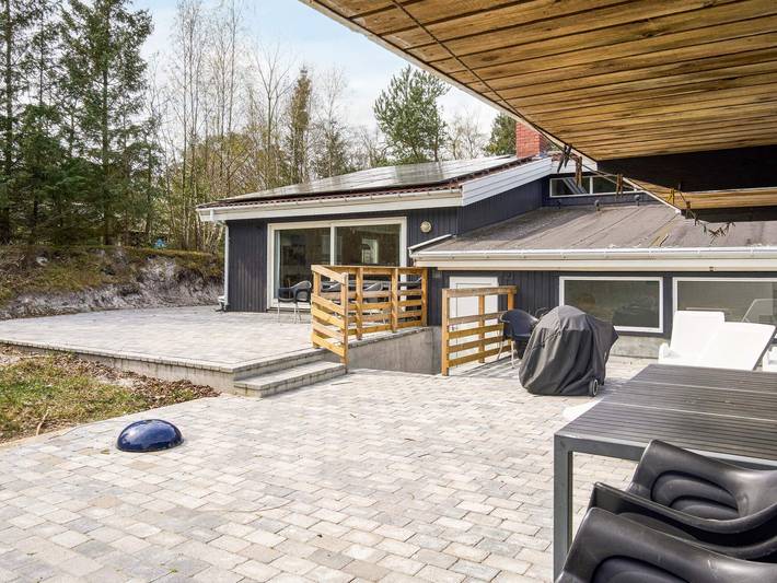 Ferienhaus für 12 Personen, mit Sauna und Pool sowie Whirlpool und Terrasse, mit Haustier auf Bornholm - 2