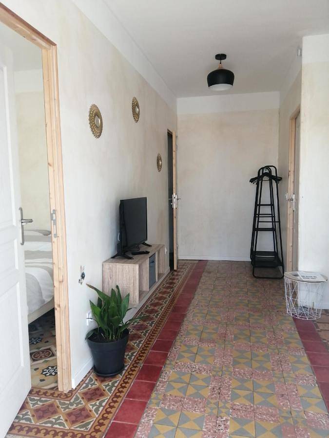 Gîte pour 4 personnes, avec terrasse, animaux acceptés à Ortaffa - 4