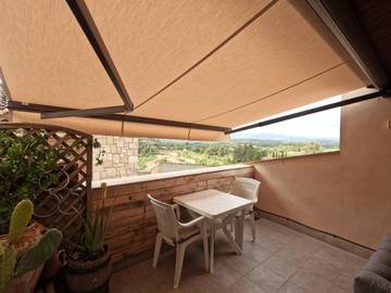 Gîte pour 4 personnes, avec vue et terrasse dans Garrigues