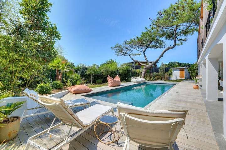 Maison de vacances pour 12 personnes, avec Terrasse et Jardin ainsi que Piscine et Sauna à Anglet