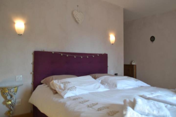 Chambre d’hôte pour 8 personnes dans Ancemont