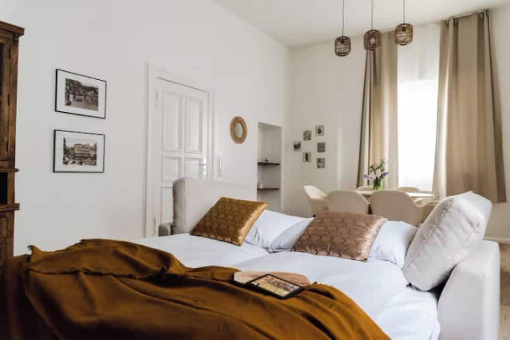 Entire apartment, Luxurious Stay in Central Berlin – Perfect for Groups & Families in Mitte Berlin, Berlin