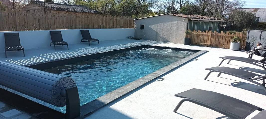 Location de vacances pour 8 personnes, avec jardin et piscine, animaux acceptés à Lagorce - 2