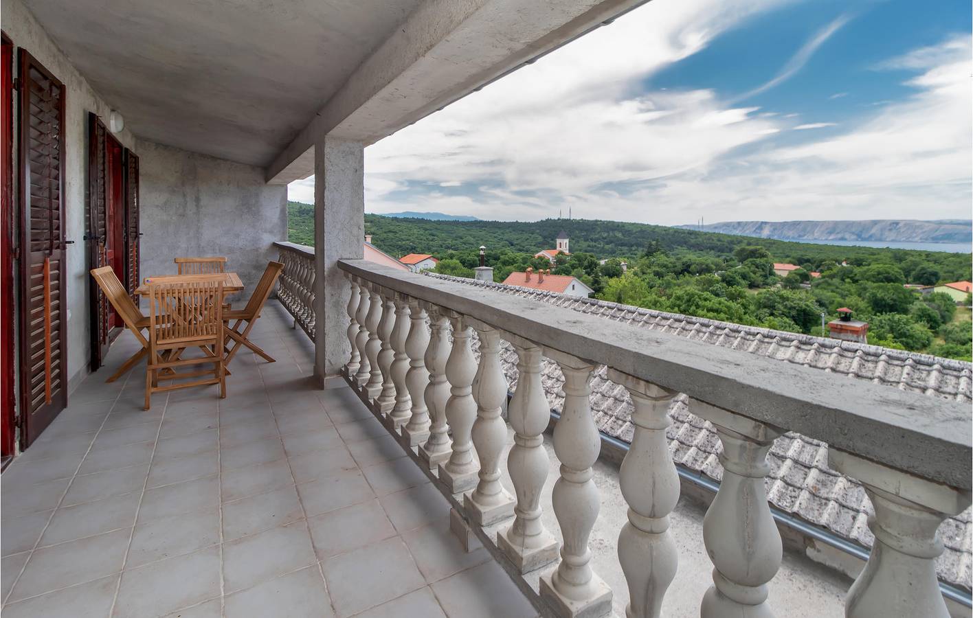 Ganze Ferienwohnung, Gemütliche 2-Zimmer-Wohnung mit Terrasse, 2 km von der Küste und dem Stadtzentrum entfernt in Novi Vinodolski, Primorje-Gorski Kotar