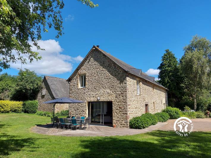 Gîte pour 12 personnes, avec jardin
