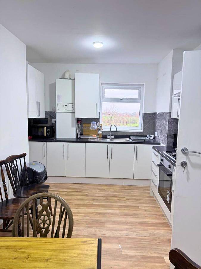 Entire holiday apartment, Double Room with Private Bathroom in Warrington, Cheshire