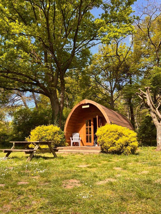 Camping pour 4 personnes, avec Terrasse et Piscine