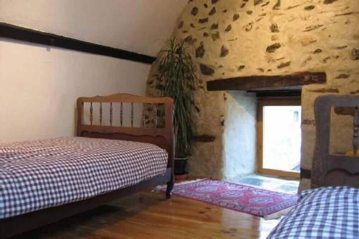 Gîte pour 8 personnes, avec jardin à Issor - 3