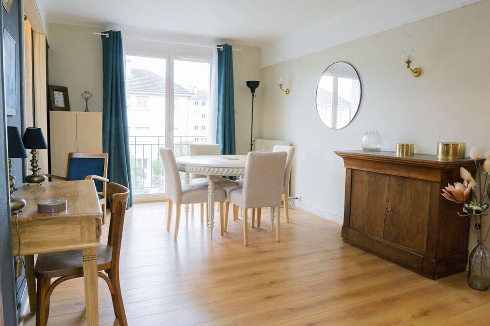 Apartamento entero, Beautiful T3 10 km from Paris Porte de St Cloud in Vaucresson, Altos del Sena