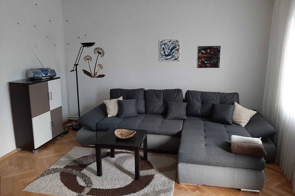 Ganze Wohnung, Apartment with terrace, view of Vienna, free parking, children welcome in Wien, Wienerwald
