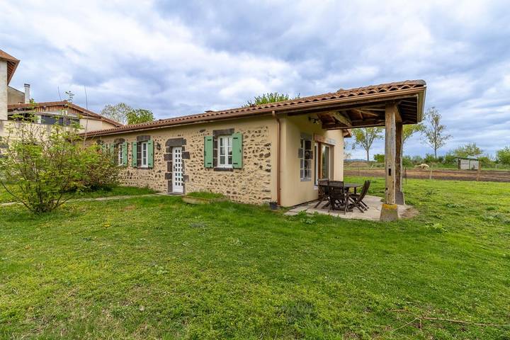Gîte pour 5 personnes, avec jardin, animaux acceptés