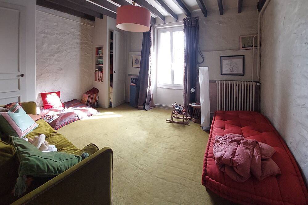 Grande Maison de Famille à 1h de Paris dans un parc arboré in Boissy-le-Châtel, Seine-et-Marne