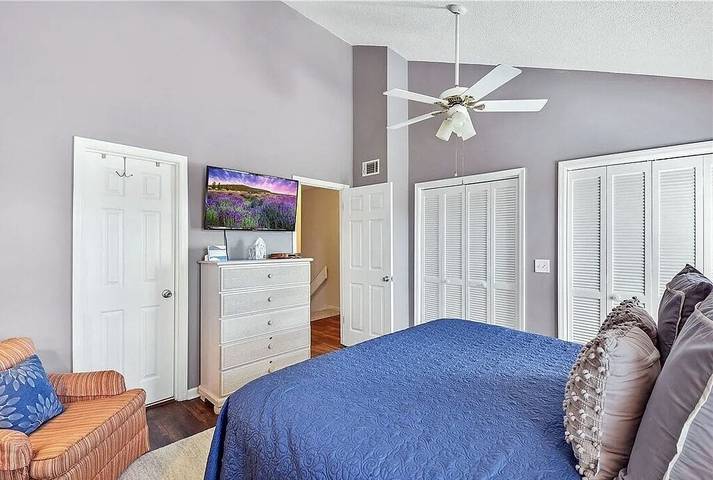 Vacation rental for 5 people, with yard and terrace as well as pool in St. Simons Island