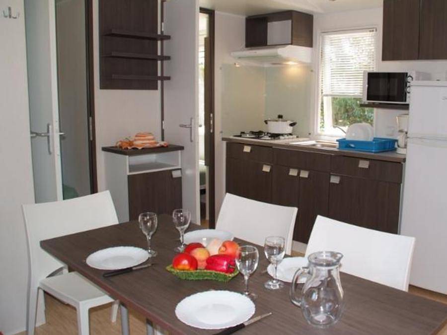 Camping Le Château - Mobilheim 6 personen - Mobilheim Confort 29m² 3 Schlafzimmer + überdachte Terrasse - ohne Tv - ohne Klimaanlage 6 pers. in Hauterives, Valence und Umgebung