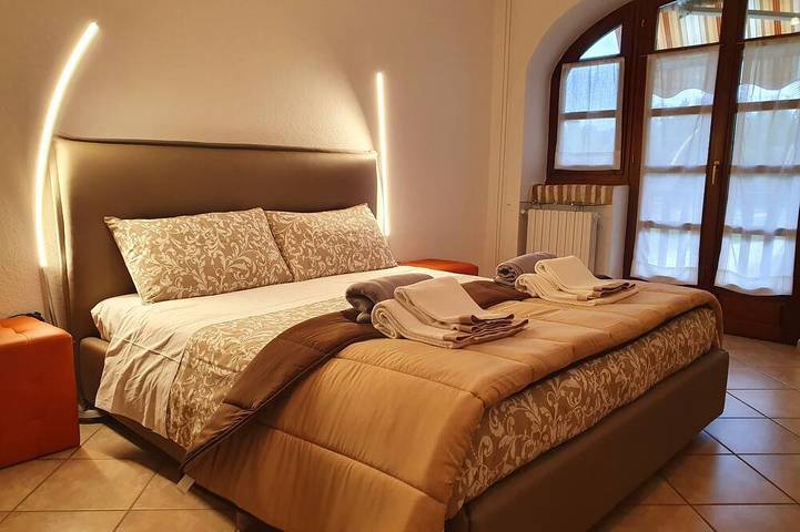 Ferienhaus für 6 Personen, mit Pool und Garten sowie Balkon, mit Haustier