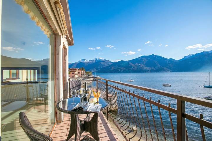 Gîte pour 6 personnes, avec balcon et vue sur le lac, adapté aux familles dans Menaggio