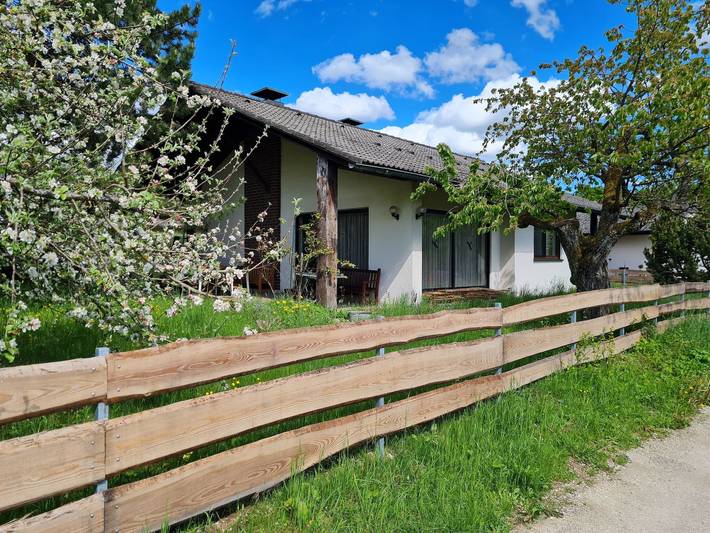 Ferienhaus für 13 Personen, mit Terrasse und Garten, kinderfreundlich in der Fränkische Schweiz