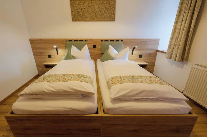Ganze Wohnung, 48qm-große Wohnung im Erdgeschoß mit Wintergarten in Nittenau, Ostbayern