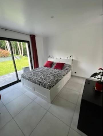 Gîte pour 2 personnes, avec terrasse et piscine à Lantheuil