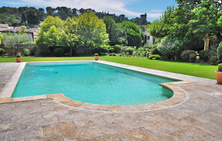 Location de vacances pour 10 personnes, avec piscine et terrasse à Barbentane - 2