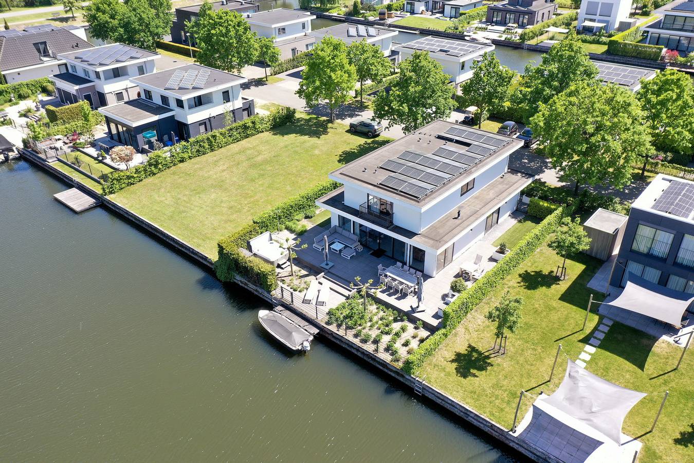 Harderwold Villa Resort — Water Nr. 243 | 10 Pers. Jacuzzi & Sauna in Veluwe