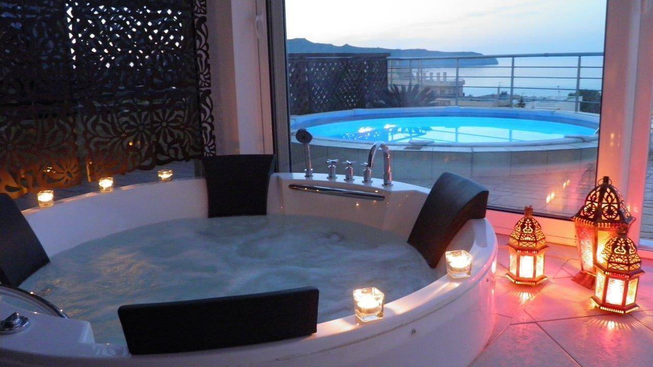 Entire holiday apartment, Very spacious apartment with its own pool and a whirlpool in Kato Stalos, Agia Marina