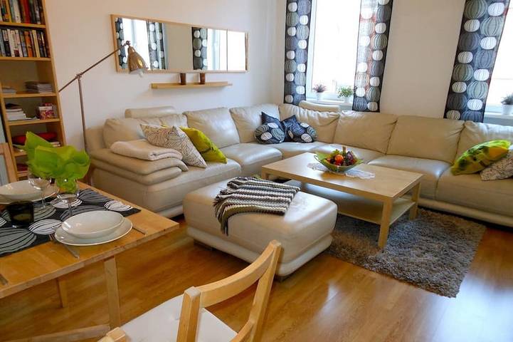 Ganze Wohnung, Familienhaus mit 2 Schlafzimmern, Klimaanlage, Kabelfernsehen, WLAN, U-Bahn in Wien, Donau Niederösterreich