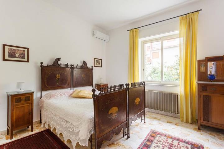 Agriturismo per 3 persone, con giardino e panorama, adatto a famiglie con bambini sull' Etna