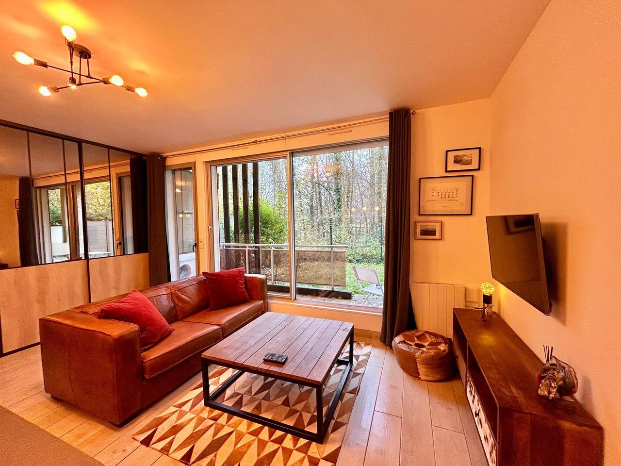 Appartement entier, Havre de paix avec jardin et parking à Chantilly in Gouvieux, Oise