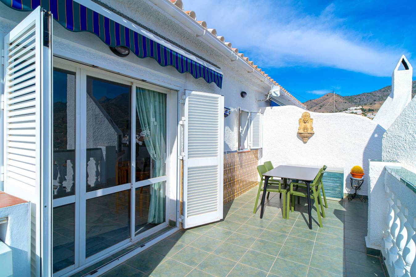 Ganze Wohnung, Sunny Terrace Chimenea by Casasol in Playa de Burriana, Nerja
