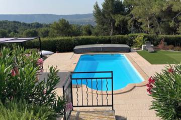 Gîte pour 3 personnes, avec terrasse à Aubagne