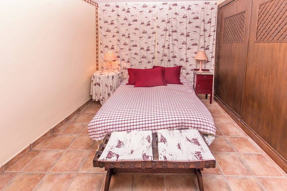 La casita del Ciprés - Encantadora casa p/7 con Piscina y jardín privado in Puentedura, Provincia de Burgos