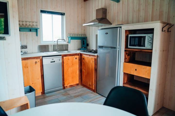 Location de vacances pour 6 personnes, avec piscine ainsi que terrasse et jacuzzi, animaux acceptés dans Plage des sables d'or - 3