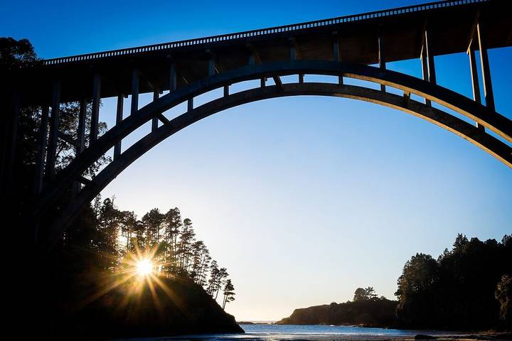 Vacation rental for 2 people, with hot tub and yard as well as balcony in Mendocino County