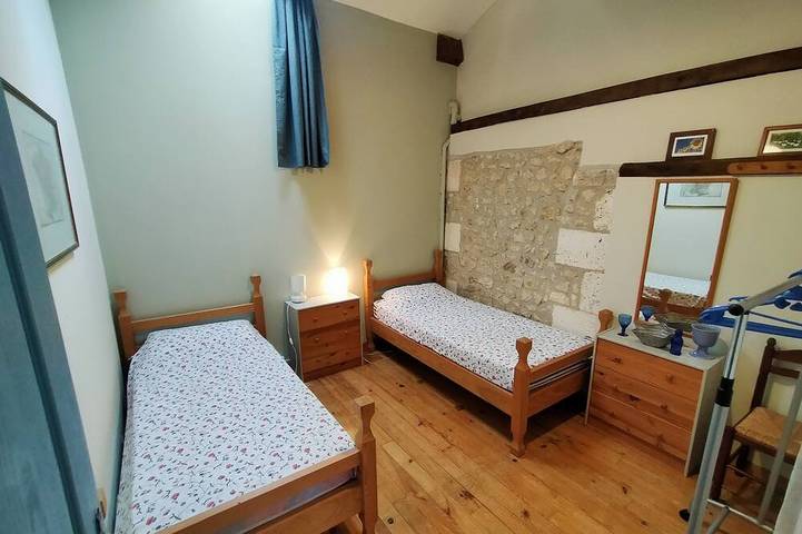 Gîte pour 36 personnes, avec jardin à Bellon - 4