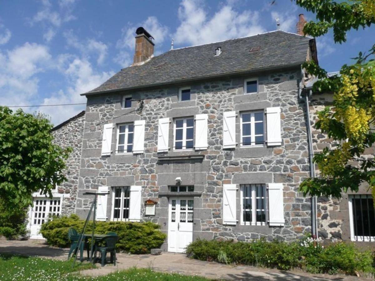 Holiday Home in Sériers, Neuvéglise-sur-Truyère