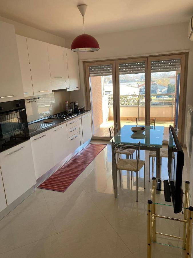 Appartement de vacances pour 3 personnes, avec Balcon ainsi que Terrasse et Vue à Cervaro