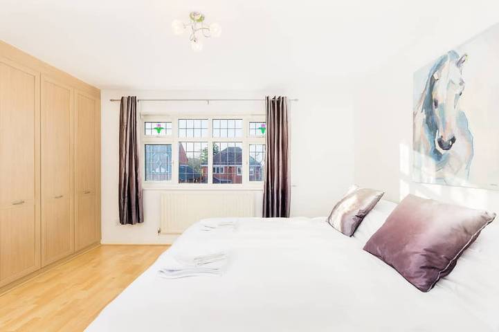 Casa-Baño privado-4 Bed  Nec/Bhx/Snowdome in Tamworth (Reino Unido), Staffordshire