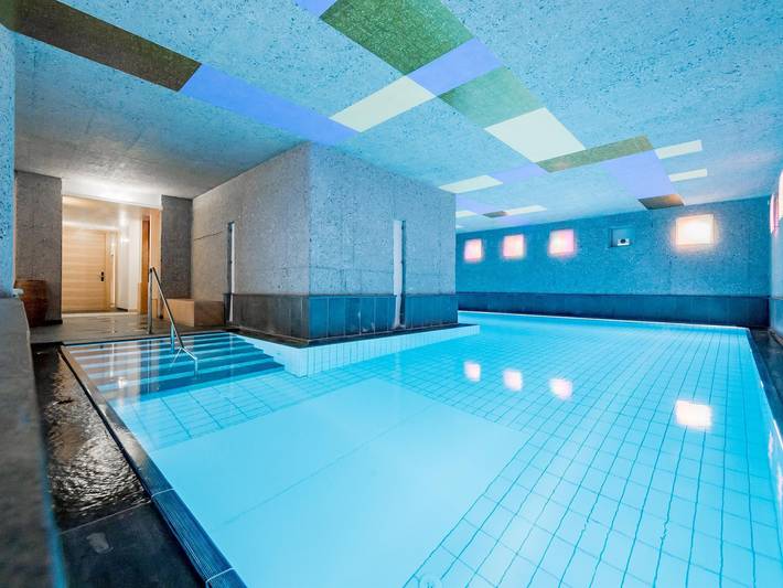 Hotel für 3 Personen, mit Balkon und Whirlpool sowie Pool in Jerzens - 2