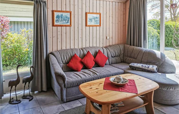 Ferienhaus für 6 Personen, mit Terrasse und Whirlpool sowie Garten und Sauna in Rechlin - 2