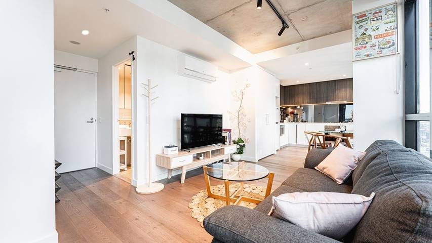 Vacation apartment for 3 people, with pool in Southbank