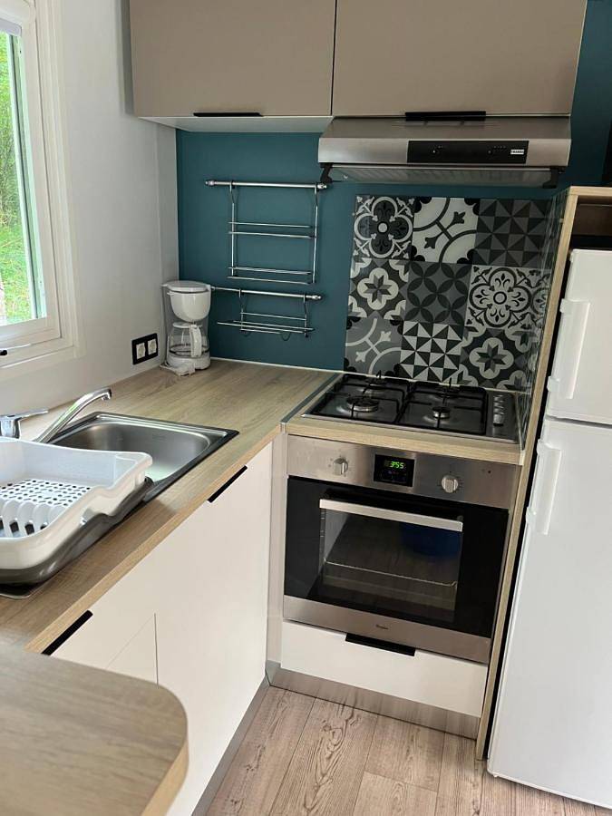 Location de vacances pour 6 personnes, avec bassin pour enfant ainsi que piscine et terrasse à Saint-Mandé-sur-Brédoire - 4