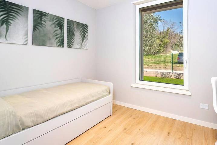 Villa für 6 Personen, mit Whirlpool und Terrasse sowie Garten und Pool in Bardolino - 4