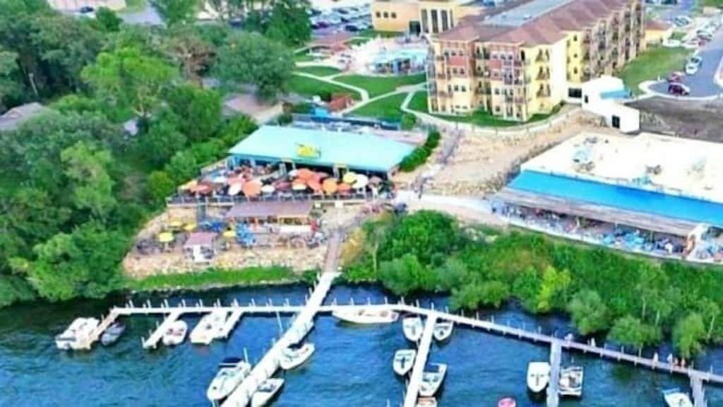 Ganze Wohnung, Rare Bridges Bay Poolside condo with Lake View! - Sleeps 8 in Dickinson County