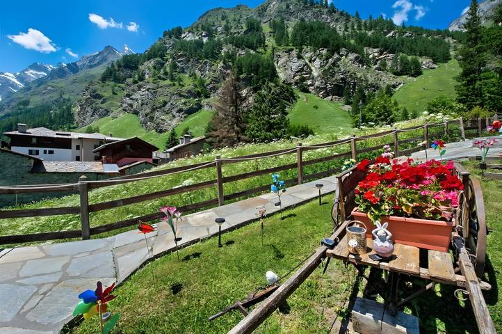Room '6' with Shared Terrace, Shared Garden and Wi-Fi in Chanavey, Rhêmes-Notre-Dame