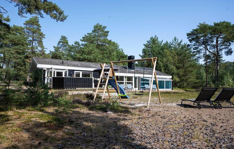 Ferienhaus für 10 Personen, mit Whirlpool und Sauna sowie Terrasse und Garten auf Bornholm - 3
