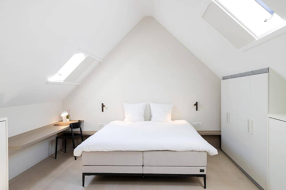 Luxury, design and tranquility. Unique country villa. Private heated pool & sauna in Zonnebeke, Westflandern