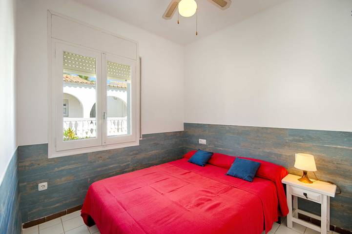 Apartamento entero, Apartamento de vacaciones para 5 personas con terraza in Ampuriabrava, Alt Empordà