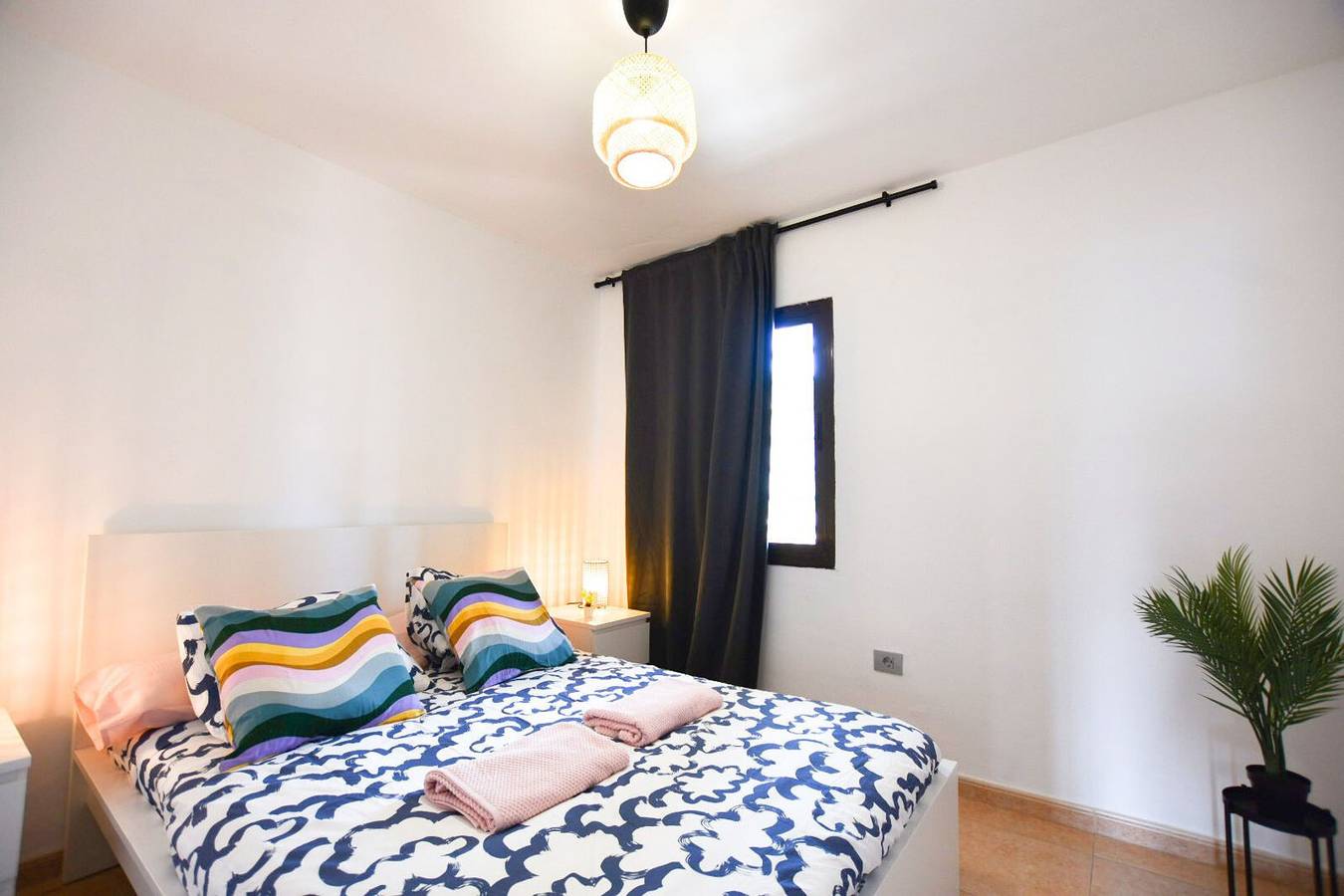 Entire apartment, Vacation 'Coral Bliss' with Shared Pool, Private Terrace and Wi-Fi in Corralejo, La Oliva