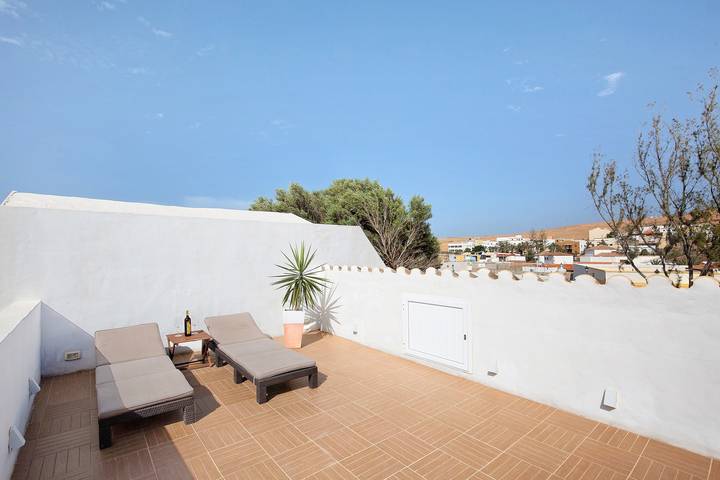 Vacation Home "Las Raíces" with Mountain View, 2 Private Terraces & Wi-Fi in Pájara, Fuerteventura